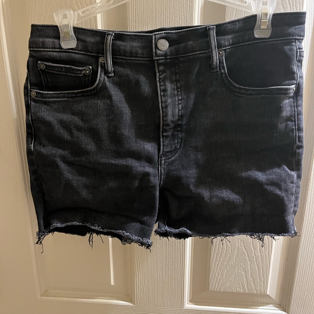 Aritzia Denim Forum cutoff shorts size 29